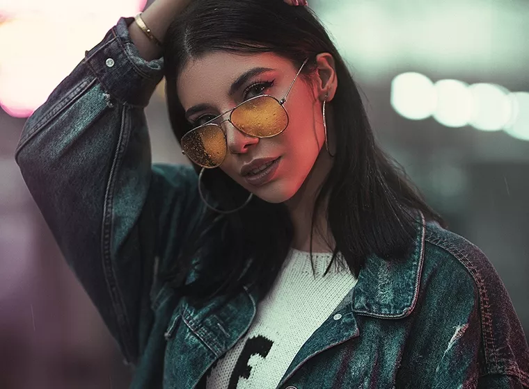 Frau mit </a><a title